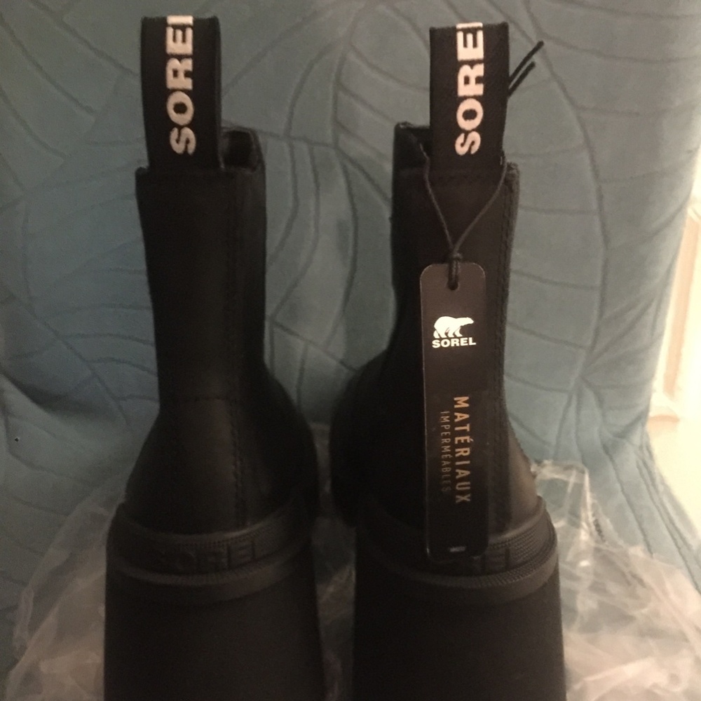 NEW WITH TAGS SOREL BOOTS